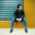 21-09-2015 - sonymusic - Broken Back - 2.png